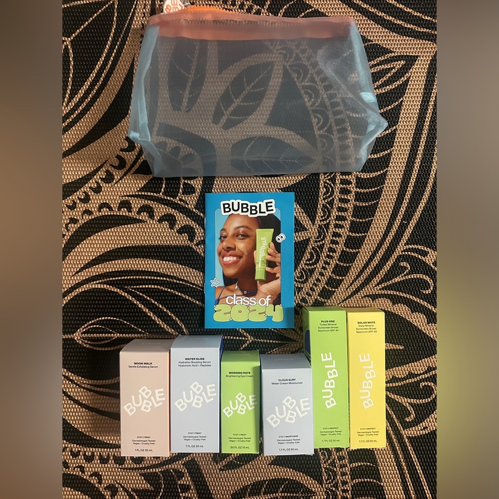 BUBBLE GIFT SET (BRAND NEW AND SEALED)